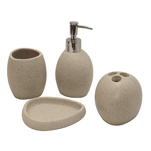TRIANGLE CREAM TOILETRY SET