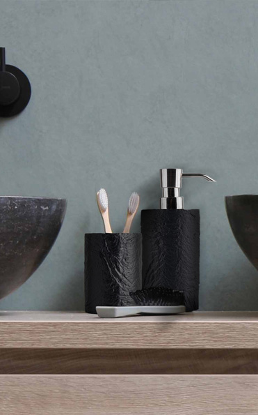 Bath | Akemi Uchi
